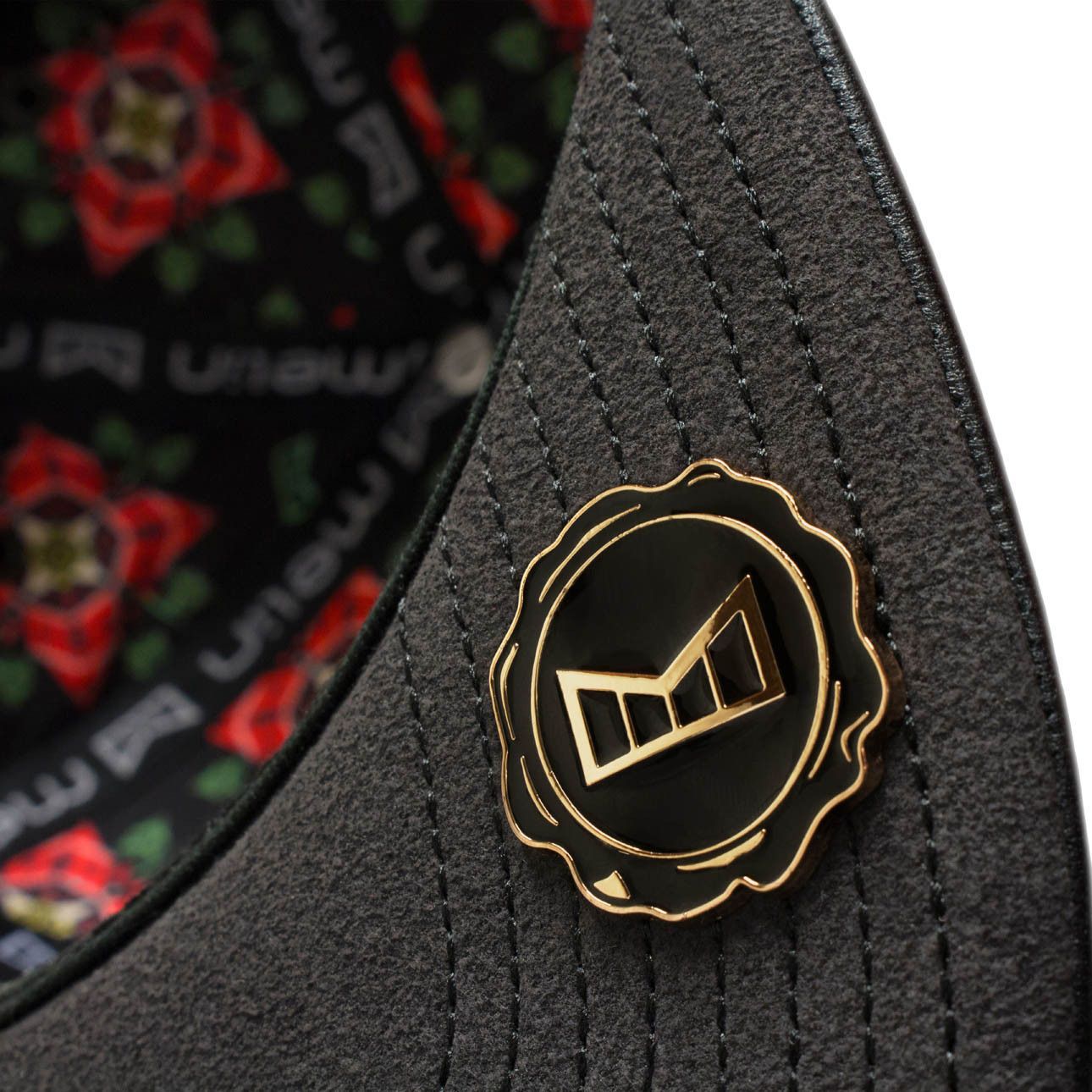 The Bar Black With Gold - Melin Brand - 4